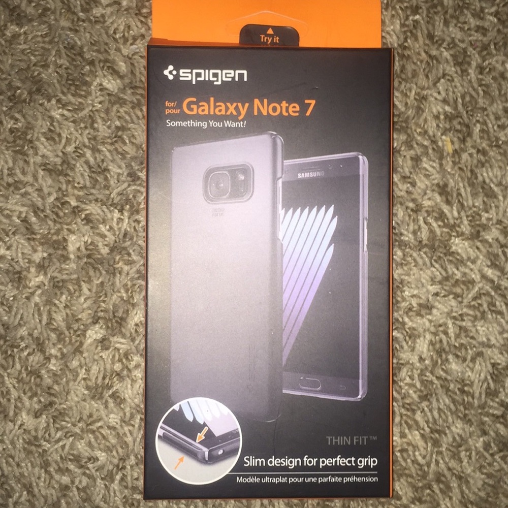 BRAND NEW PHONE CASE!